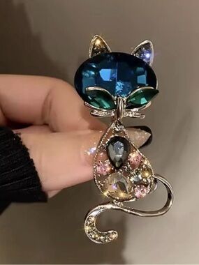 Elegant Blue Crystal Cat Brooch - Multicolor Gem Accents